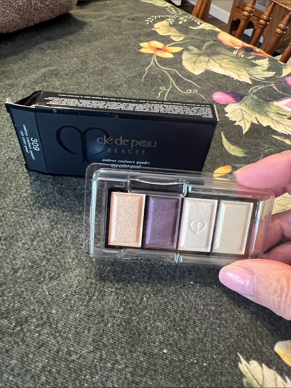 New in Box cle de peau eye color quad - eyeshadow palette refill shade 309